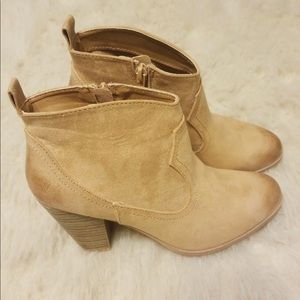 Chamois colored Booties, Size 8 , Never wo…